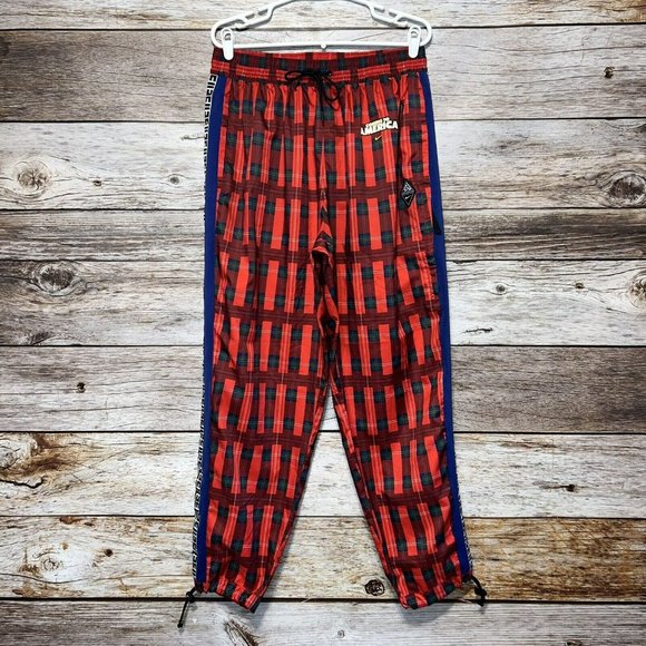 Nike Giannis COMING TO AMERICA CW4756-657 Basketball Pants Mens Sz XL Red Plaid - Picture 1 of 9